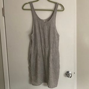 Gray geometric print slip dress with pockets!